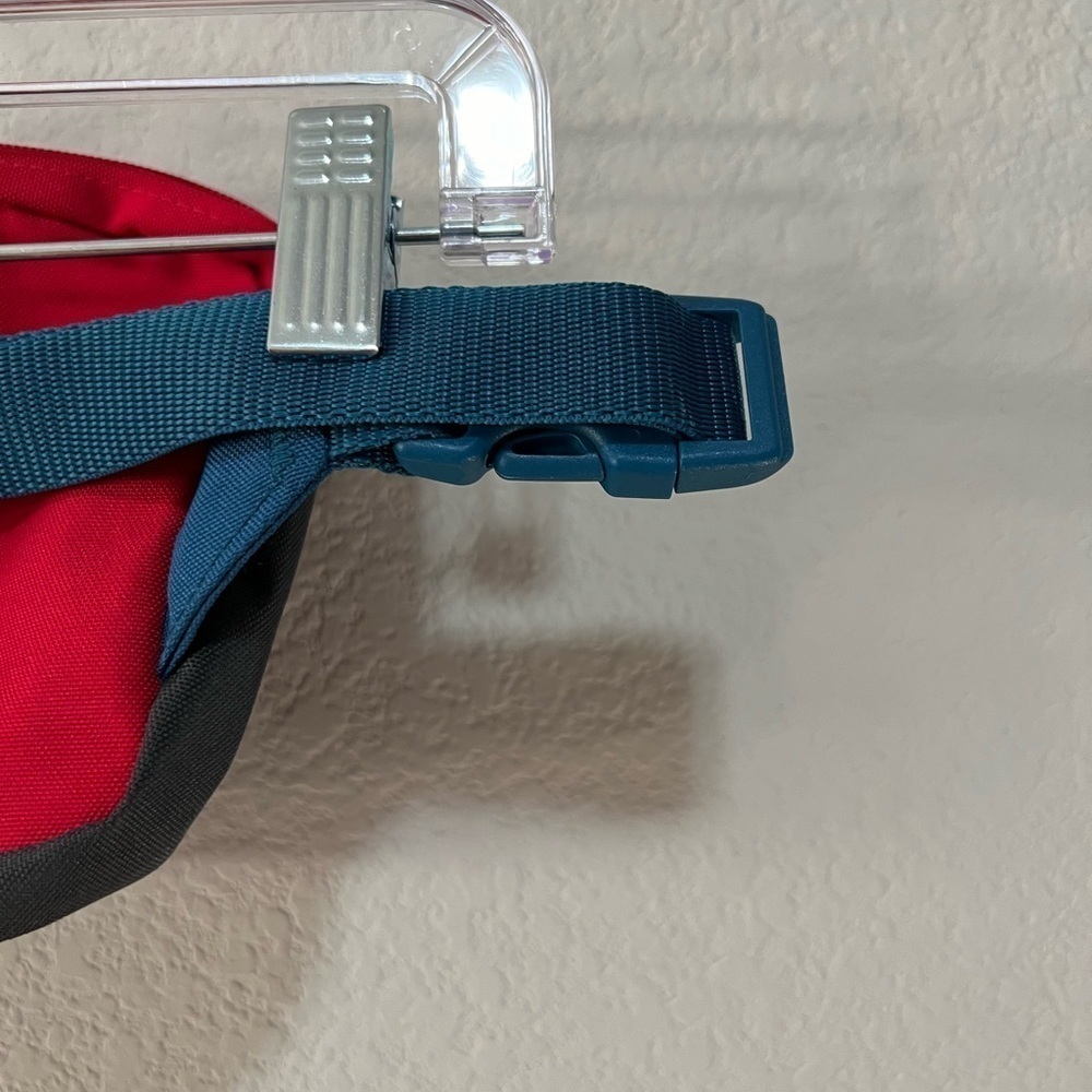 NWOT Red/Teal/Gray Jansport Fannypack - Picture 6 of 8